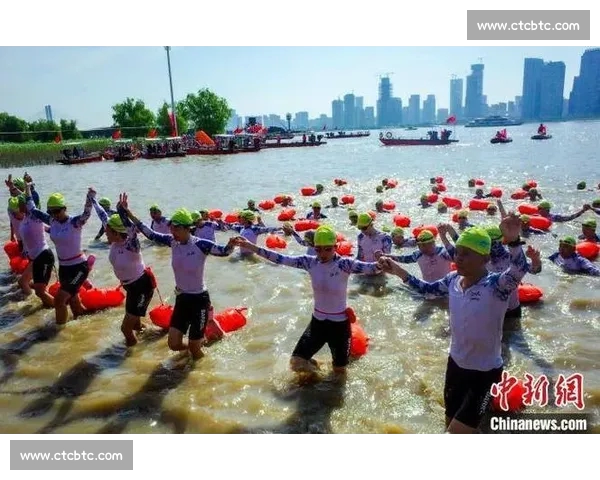 600 泳士搏浪鹭江！2025 横渡活动续写世纪传奇